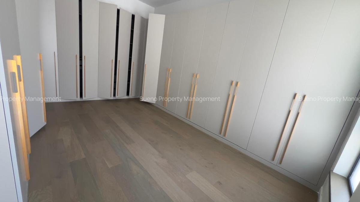 5 Bed Townhouse with En Suite in Lavington - 16