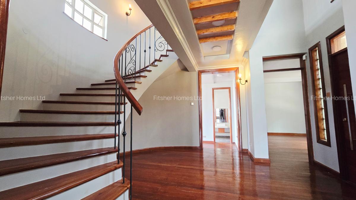 4 Bed House with En Suite in Runda - 15