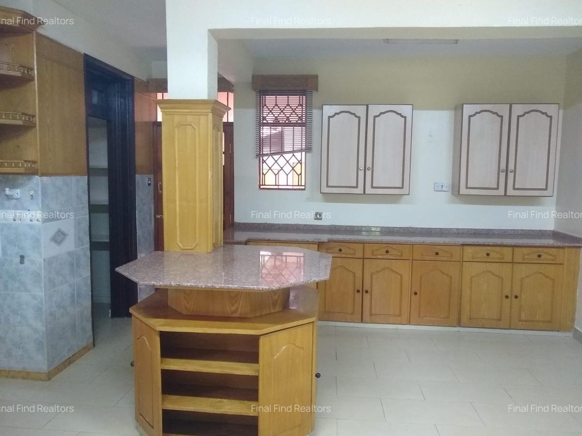 5 Bed House with Staff Quarters in Runda - 12