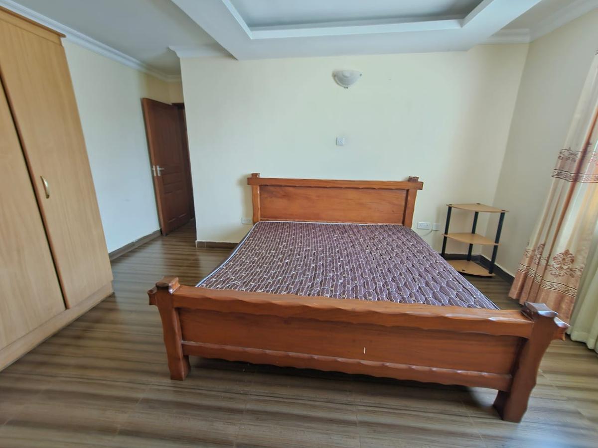 3 Bed House with En Suite in Rosslyn - 14