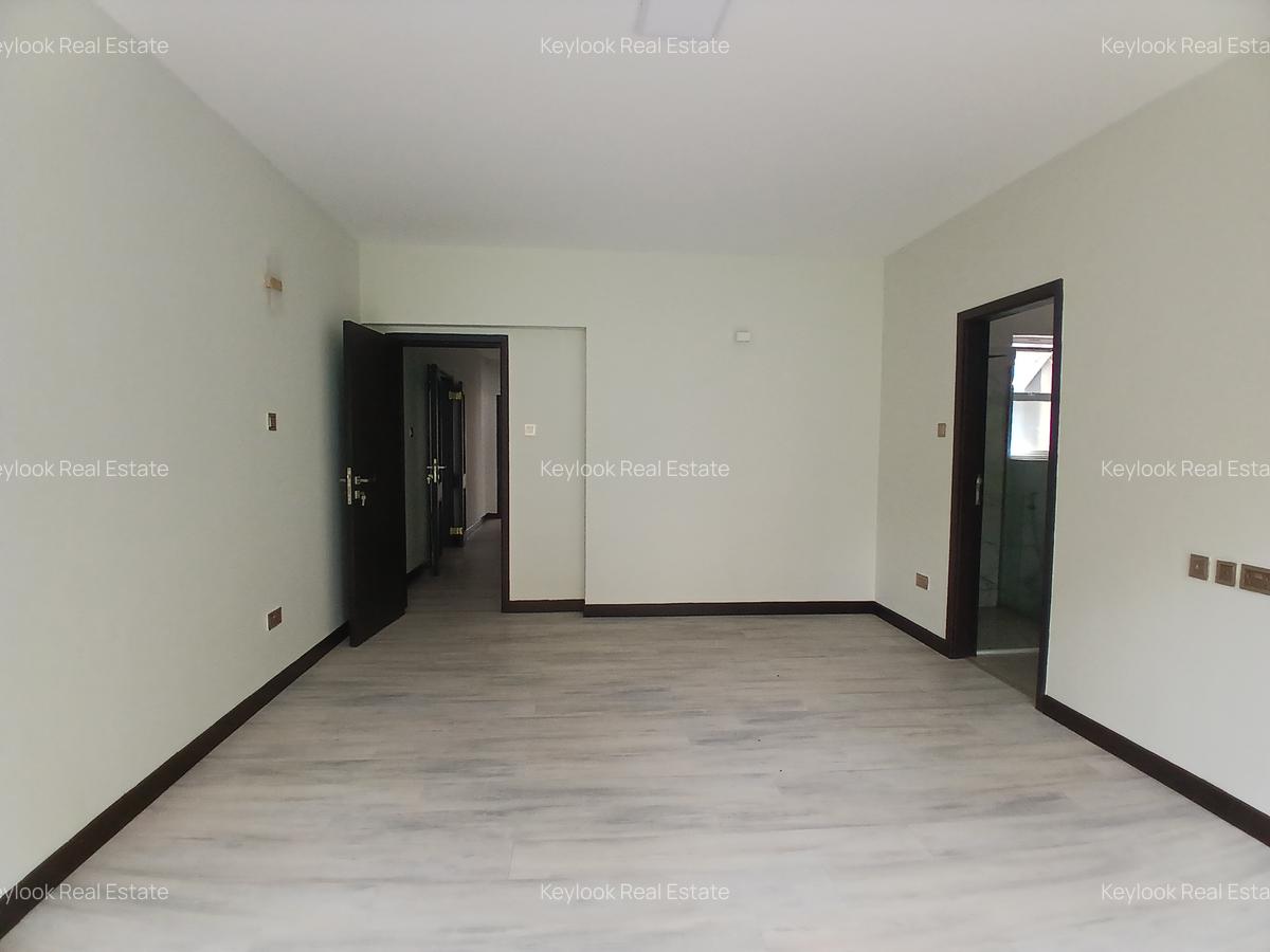 3 Bed Apartment with En Suite at Riverside Drive - 15