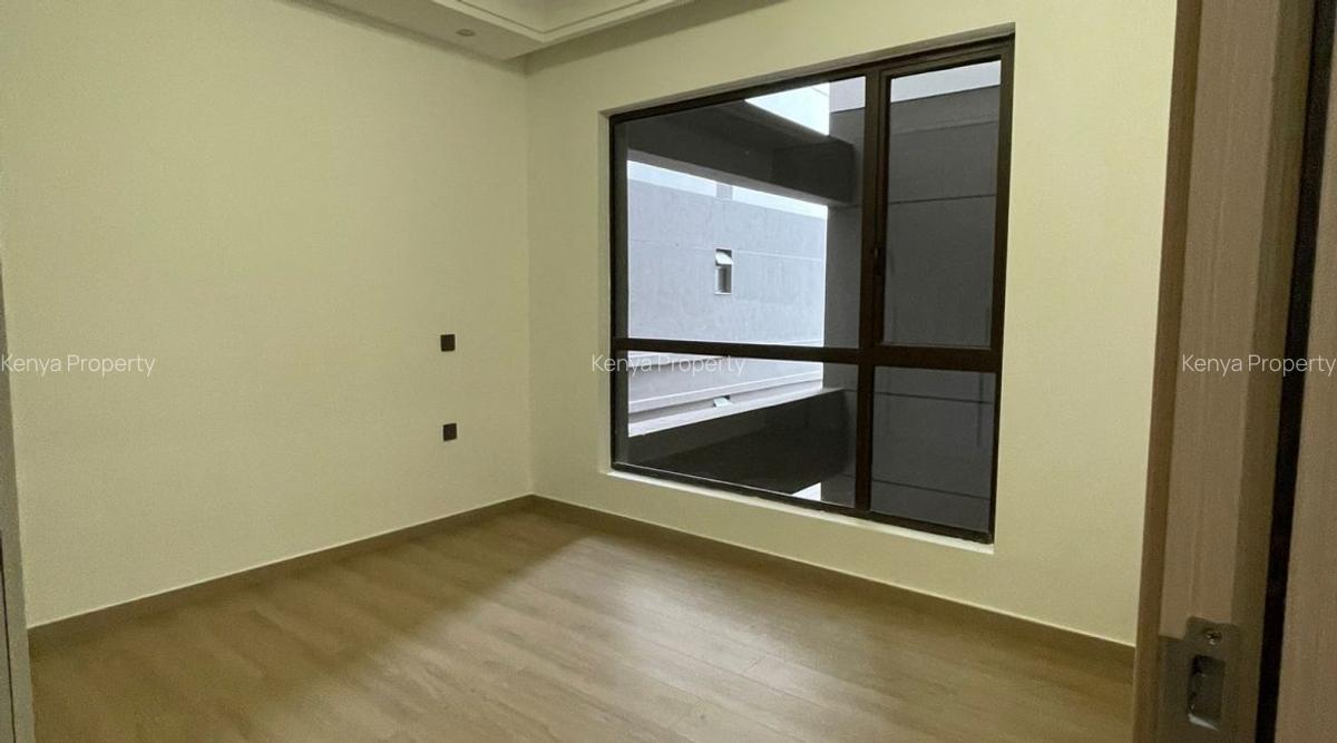 2 Bed Apartment with En Suite in Riverside - 3