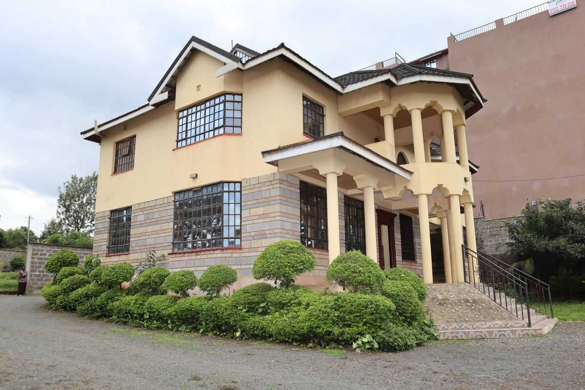 5 Bed House with En Suite at Safari Park Avenue - 1