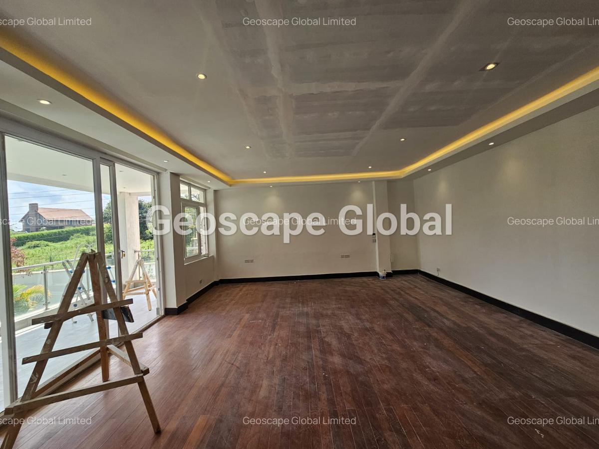 4 Bed House with En Suite in Runda - 10