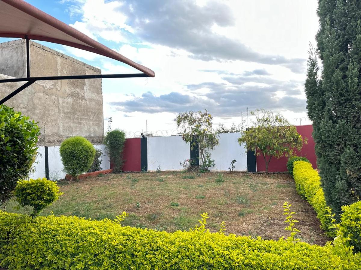 6 Bed Townhouse with En Suite in Kitengela - 2