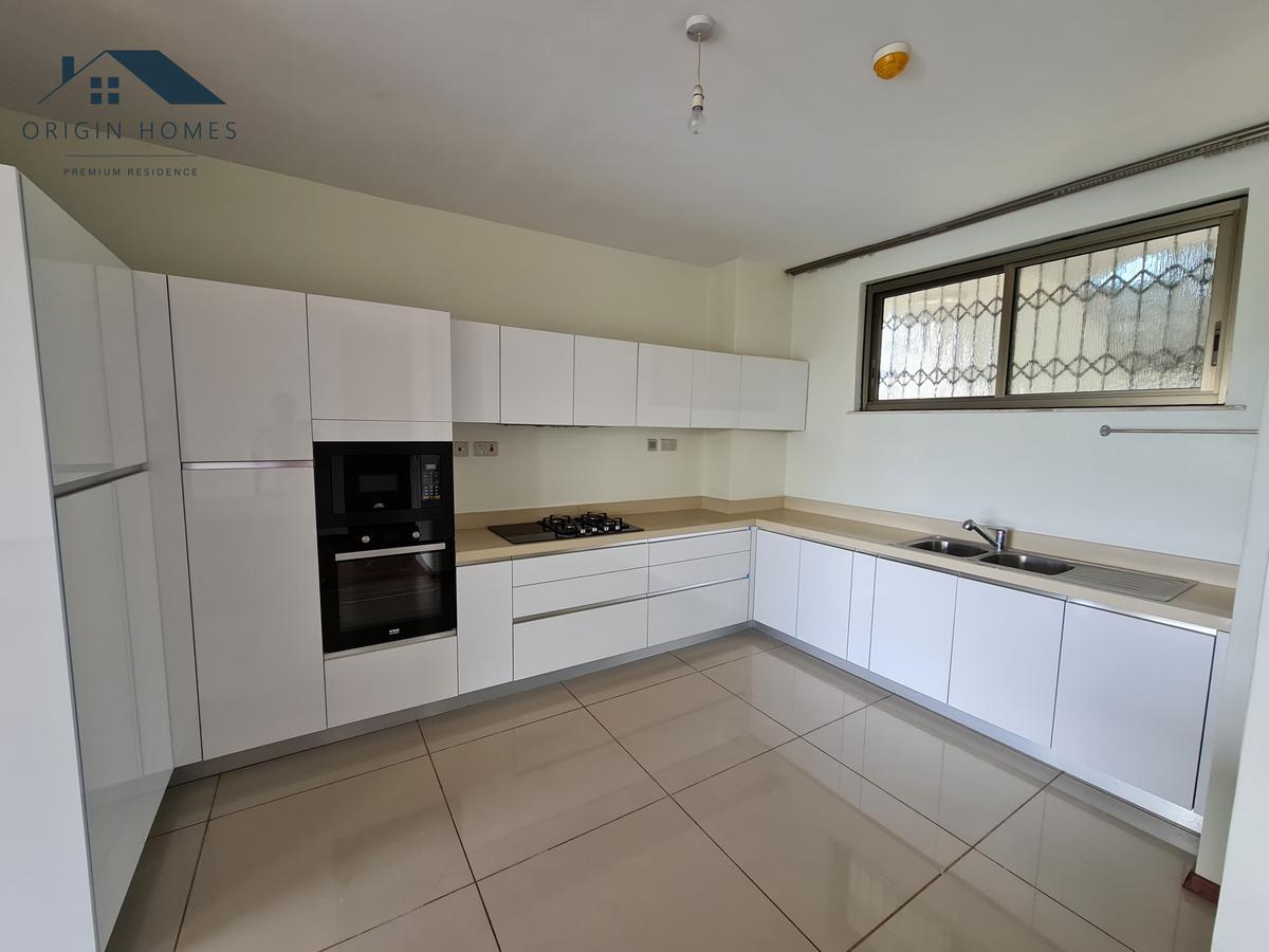 3 Bed Apartment with En Suite at Westlands - 5
