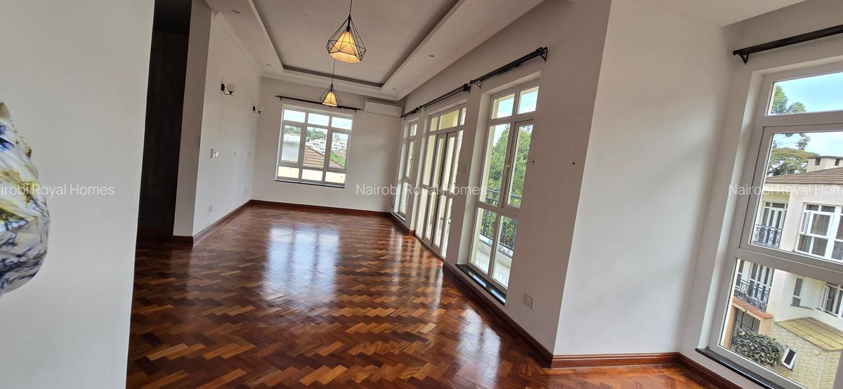 5 Bed Townhouse with En Suite at Lavington Green - 18