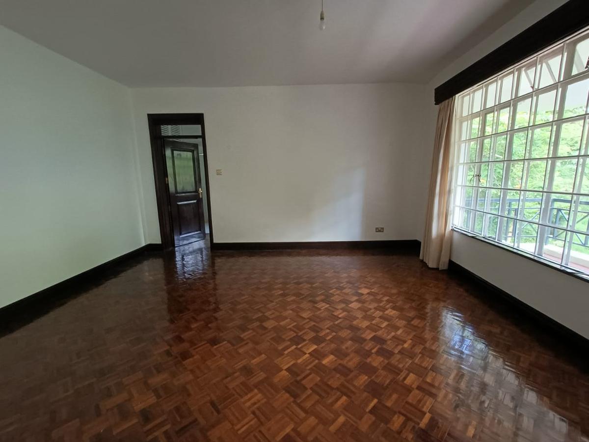 4 Bed Apartment with En Suite in Muthaiga - 16