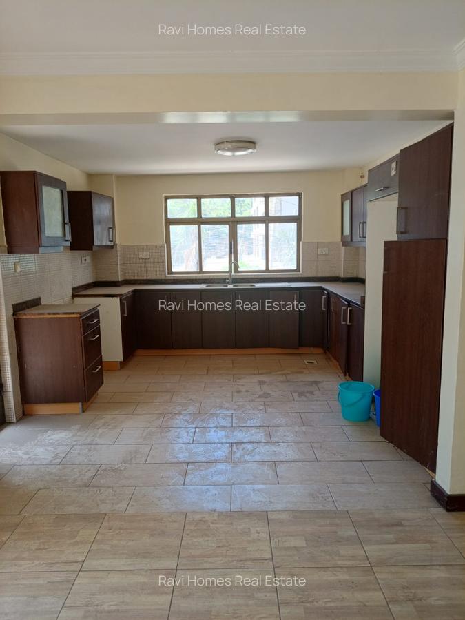 4 Bed Apartment with En Suite in Kilimani - 6