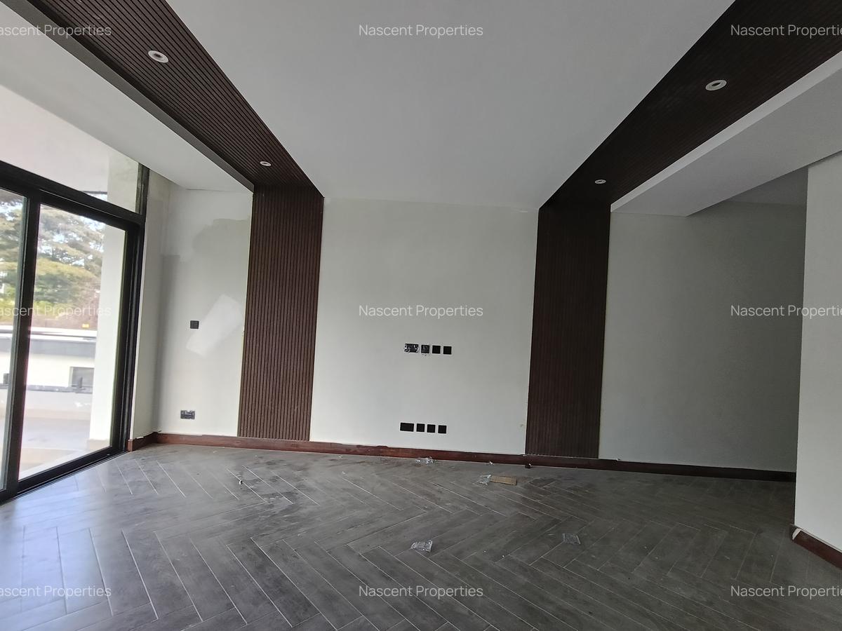 5 Bed House with En Suite in Nyari - 17