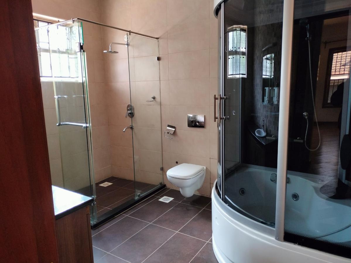 5 Bed Townhouse with En Suite at Off Peponi Road - 9