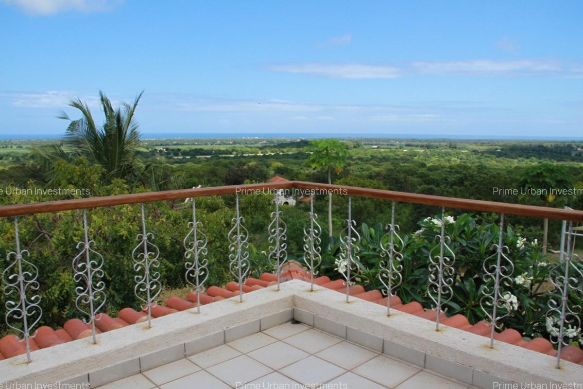 5 Bed Villa with En Suite in Vipingo - 5