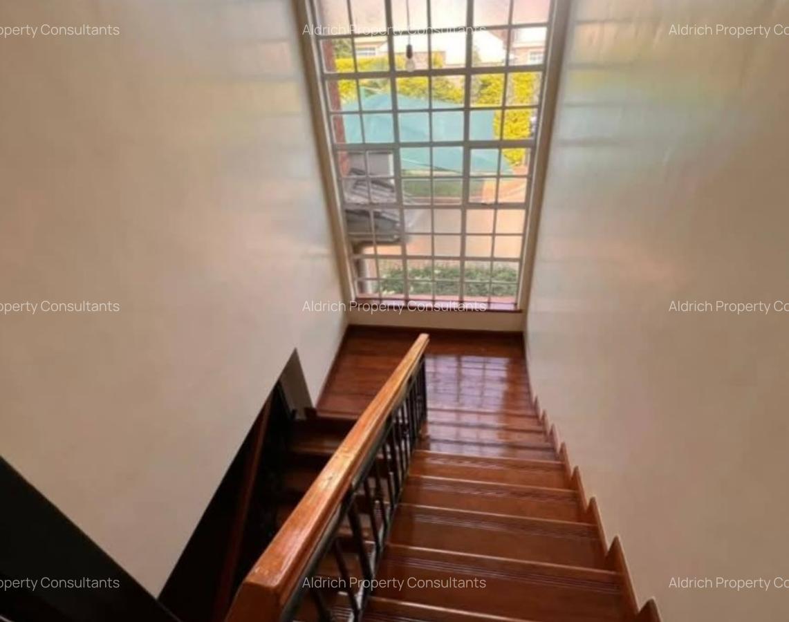 4 Bed Townhouse with En Suite in Runda - 6