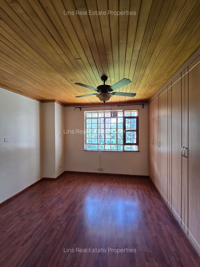 5 Bed House with En Suite in Runda - 18