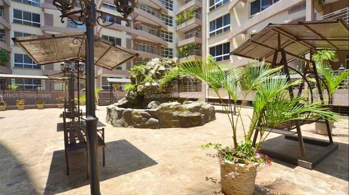 4 Bed Townhouse with En Suite in Westlands Area - 1
