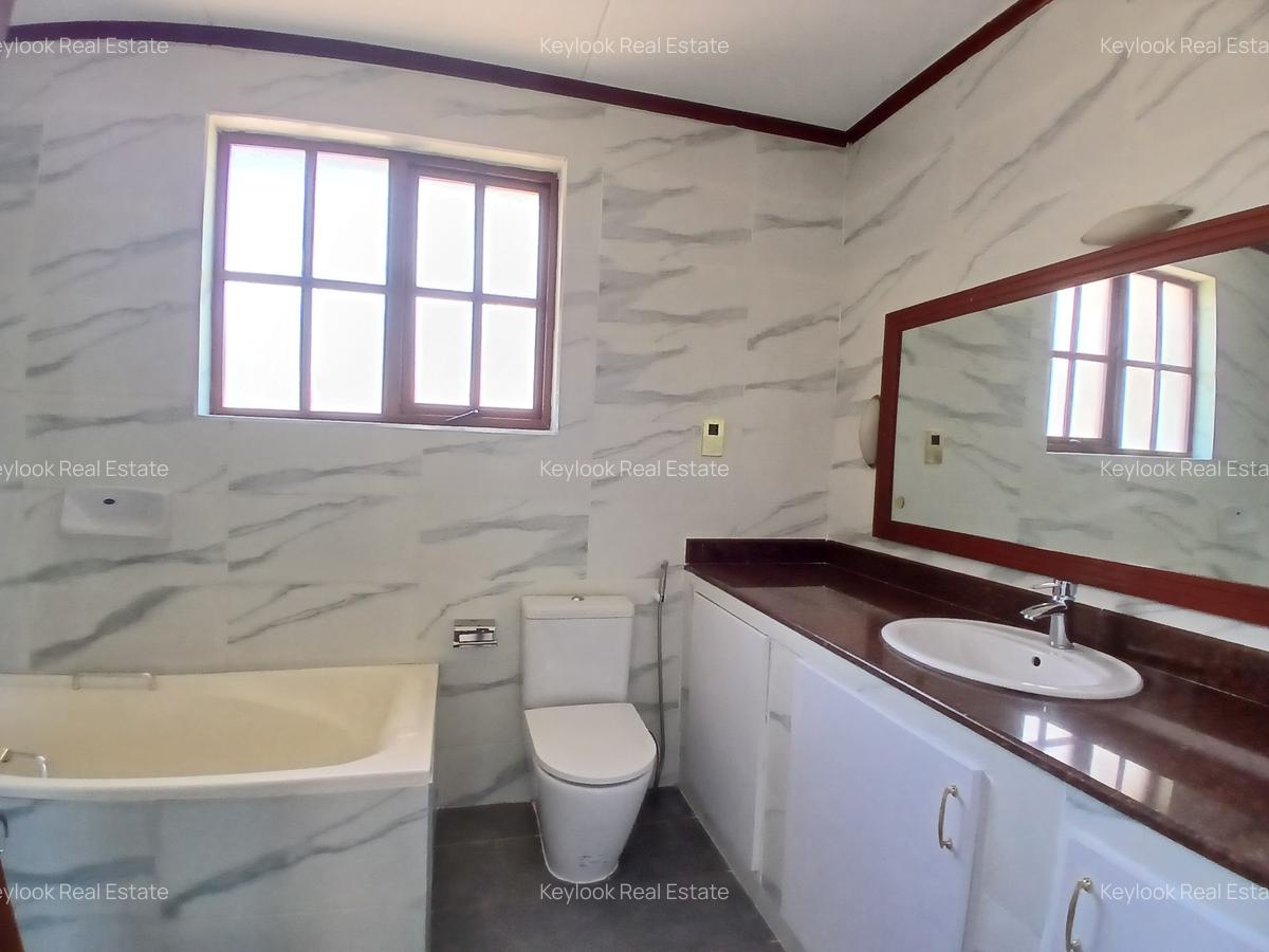 4 Bed Townhouse with En Suite at Lavington Green - 7