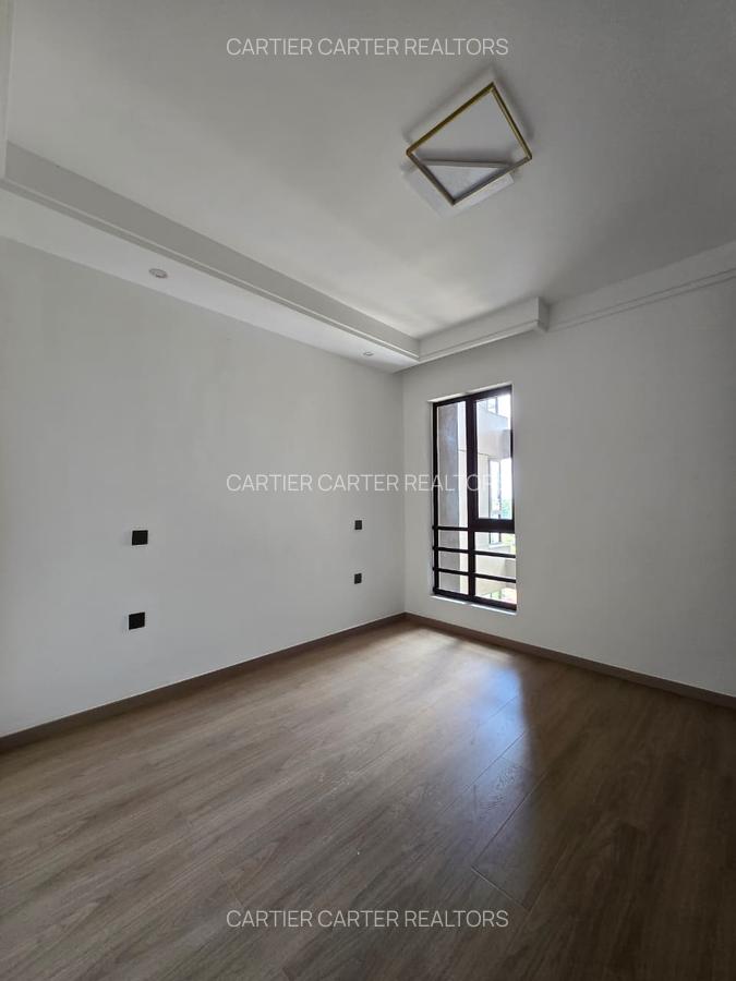 Serviced 2 Bed Apartment with En Suite in Brookside - 3