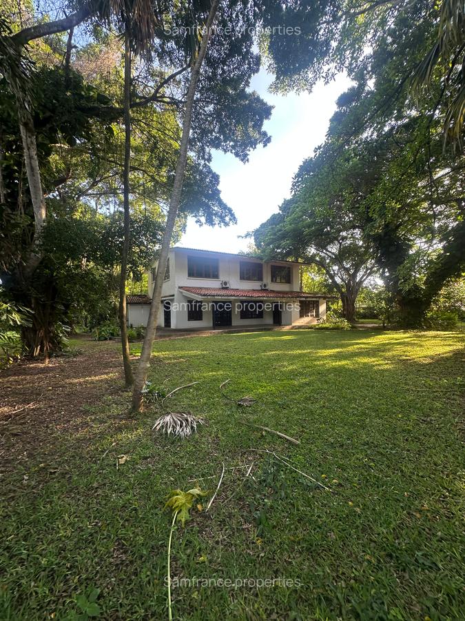 4 Bed Townhouse with En Suite at Moyne Drive - 8