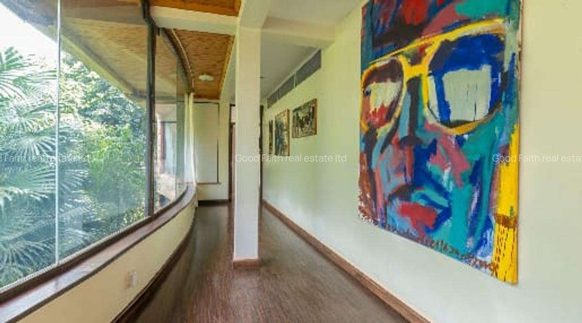 5 Bed House with En Suite in Runda - 17