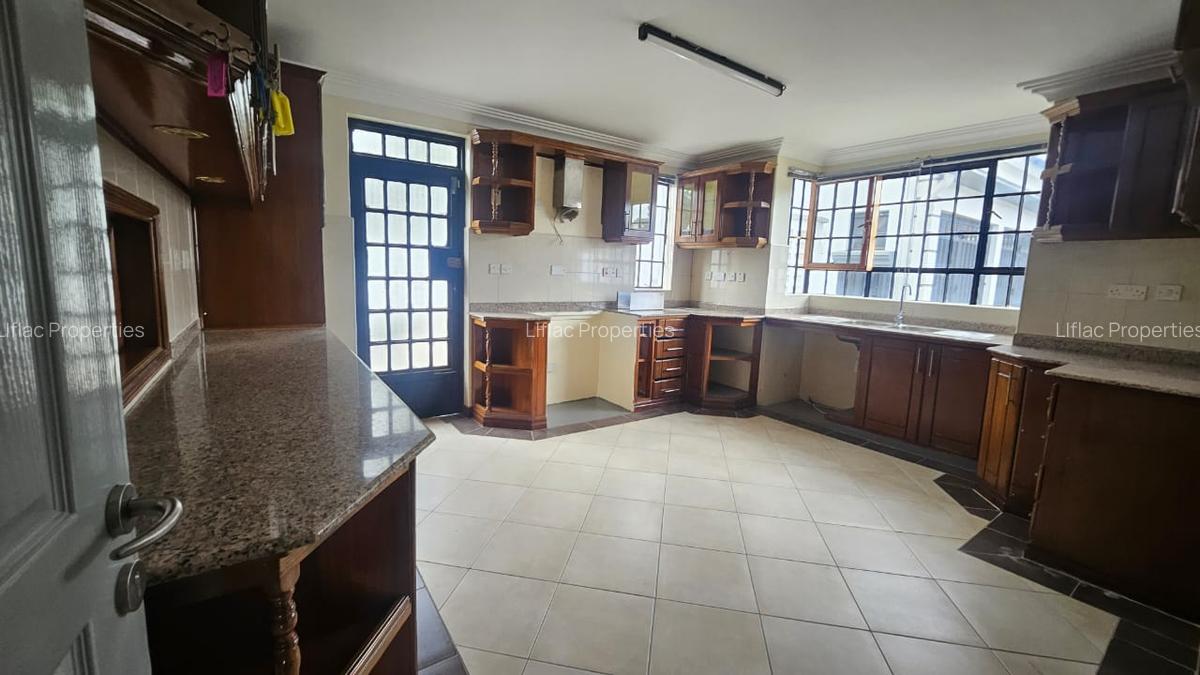 4 Bed House with En Suite in Runda - 6