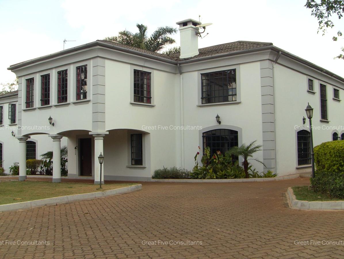 4 Bed Villa with En Suite in Runda - 2