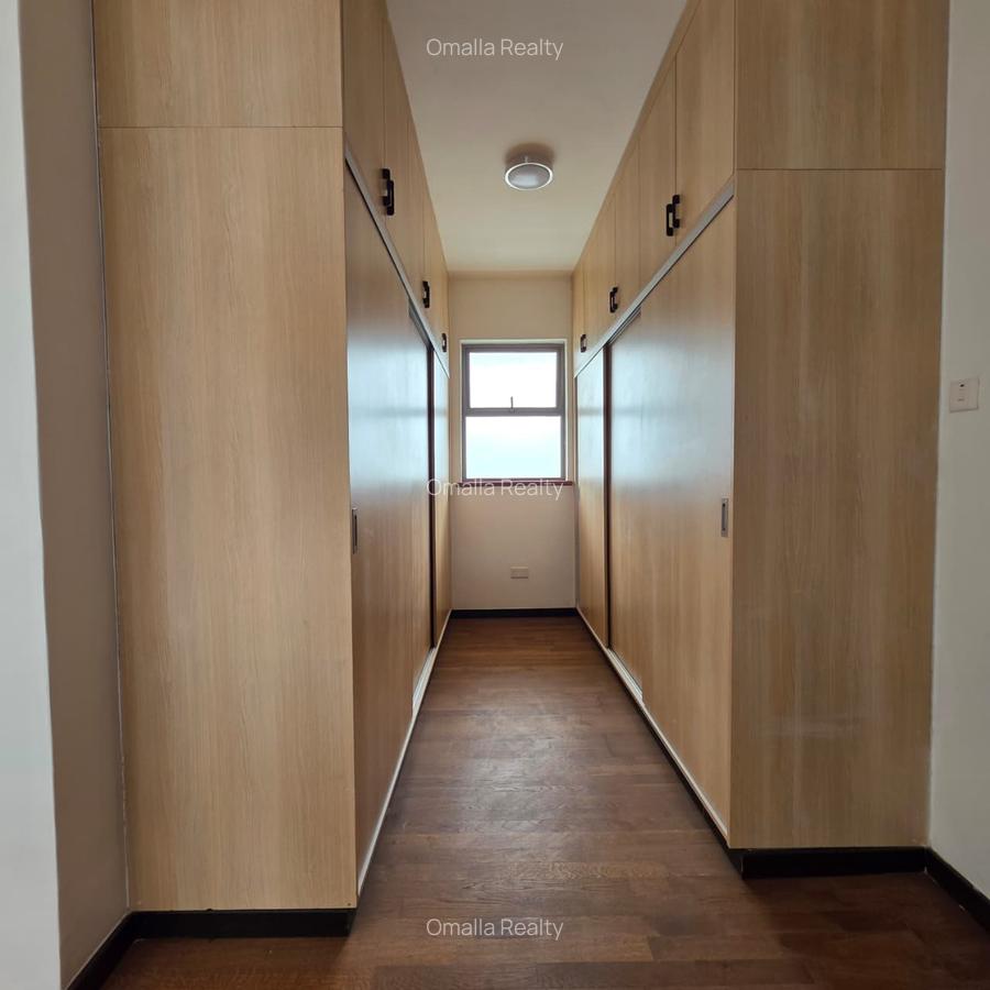 4 Bed Townhouse with En Suite in Westlands Area - 11