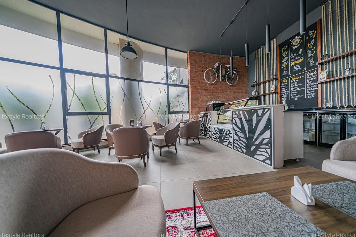 Serviced 2 Bed Apartment with En Suite at Southern Bypass - 17