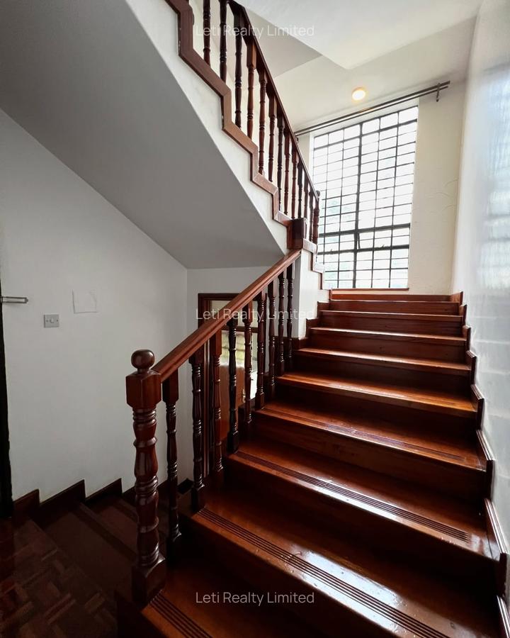 4 Bed Townhouse with En Suite in Lavington - 4