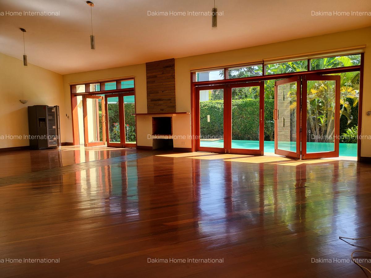 4 Bed House with En Suite in Runda - 3