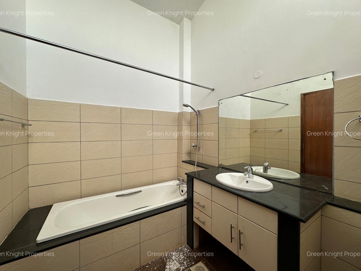 4 Bed Townhouse with En Suite in Lavington - 16