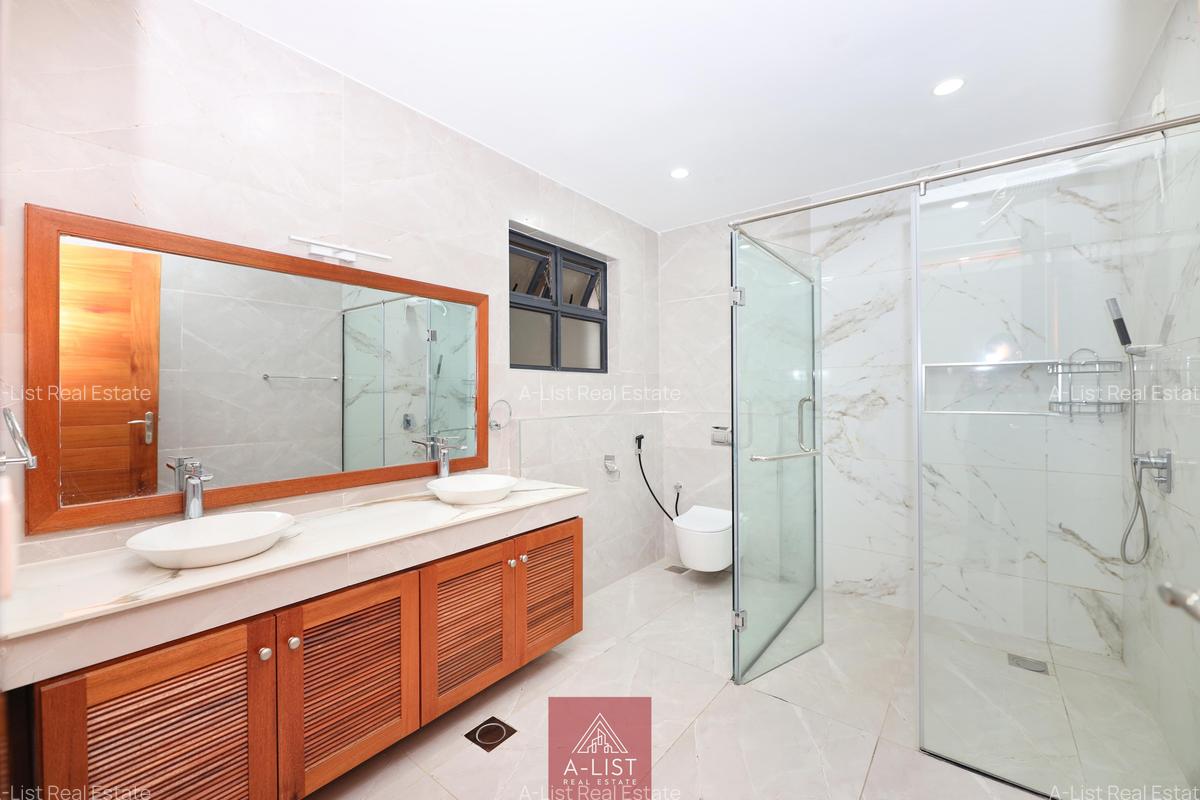 4 Bed Apartment with En Suite at Lantana Road - 12
