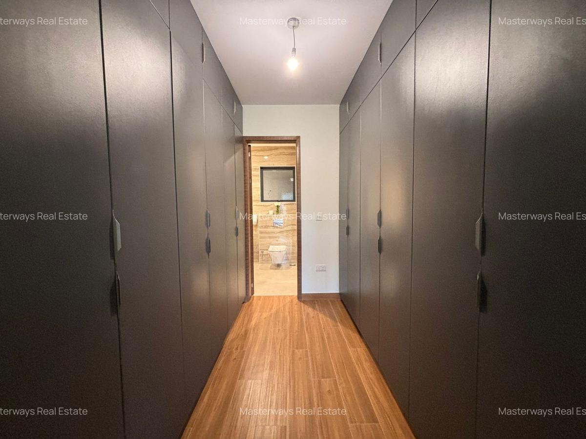 3 Bed Apartment with En Suite in Riverside - 6