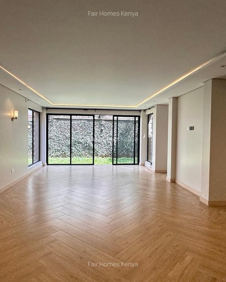 5 Bed Townhouse with En Suite at Lavington Green - 8