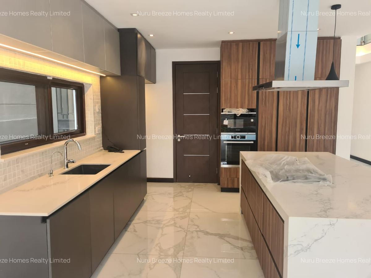 5 Bed Townhouse with En Suite in Westlands Area - 12