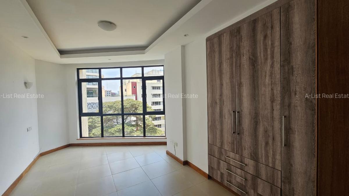 2 Bed Apartment with En Suite at Lantana Road - 5