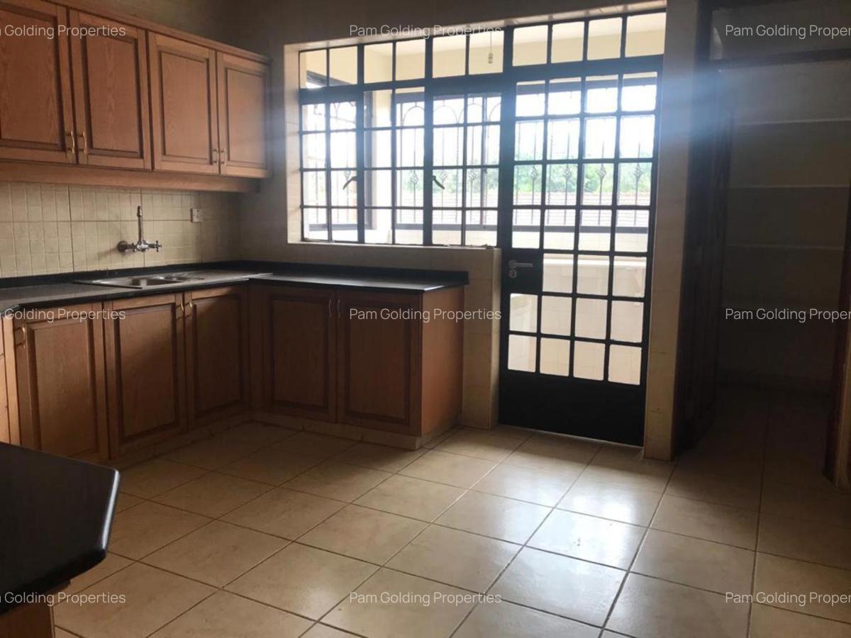 3 Bed Apartment with En Suite in Westlands Area - 4