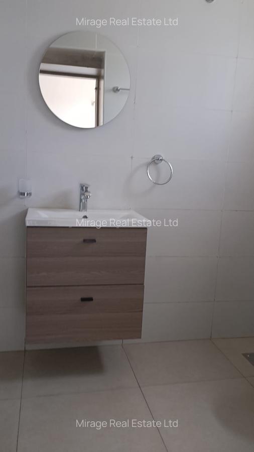 Studio Apartment with Swimming Pool in Westlands Area - 11