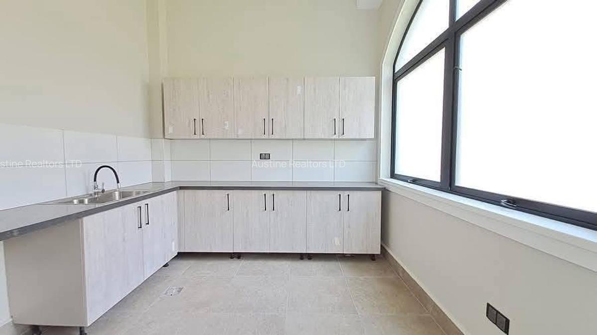 5 Bed Townhouse with En Suite in Loresho - 15