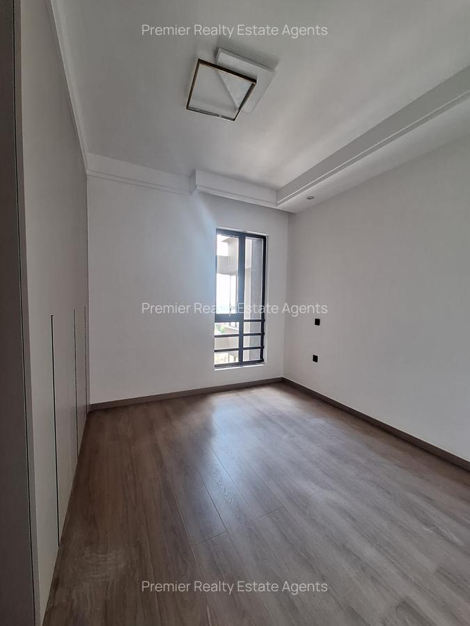 2 Bed Apartment with En Suite at Riverside - 5