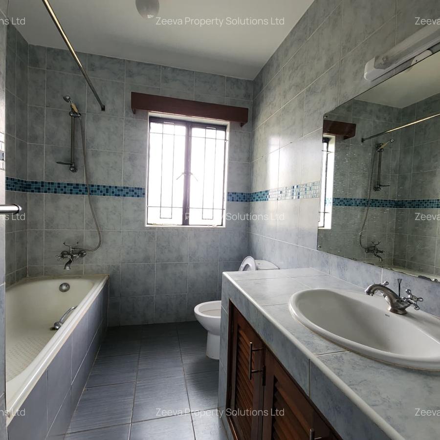 4 Bed Apartment with En Suite in Lavington - 12