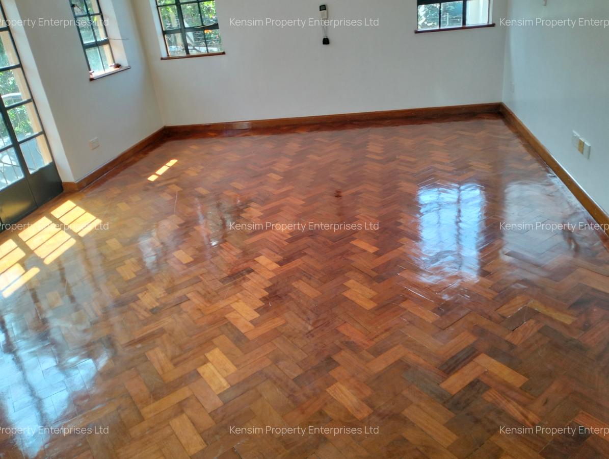 4 Bed Townhouse with En Suite in Kitisuru - 19