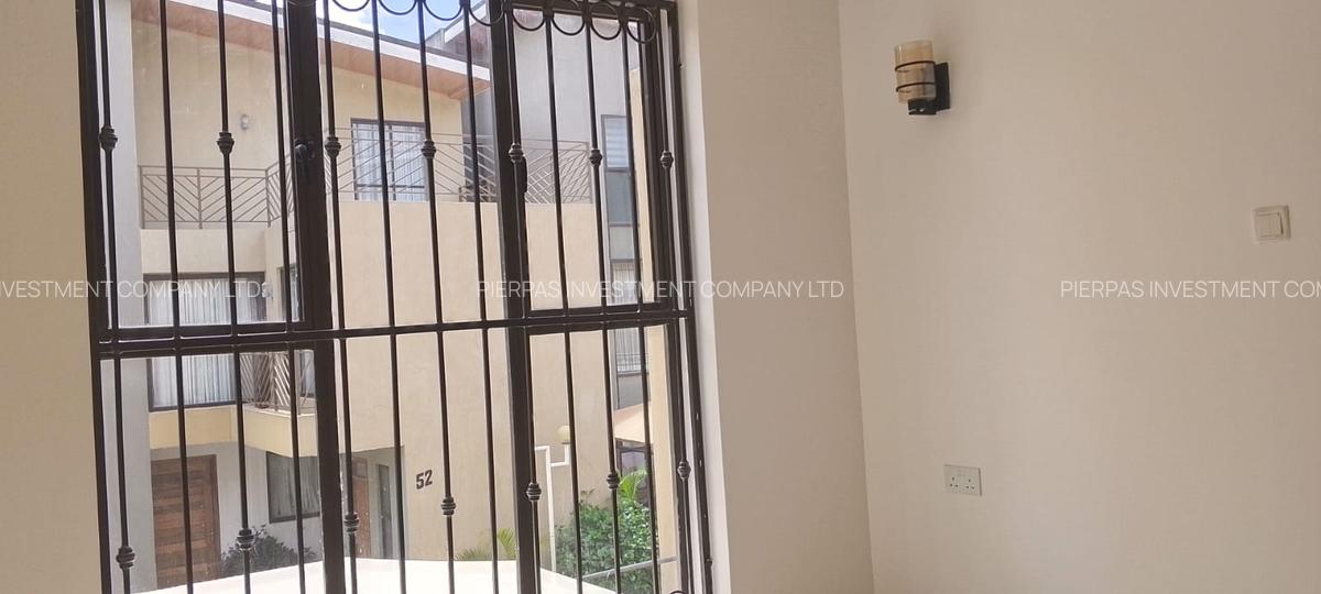 5 Bed Townhouse with En Suite in Syokimau - 9