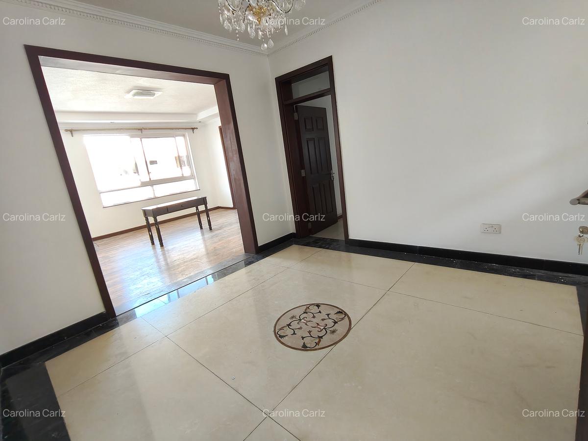 4 Bed Apartment with En Suite at Brookside Drive - 9