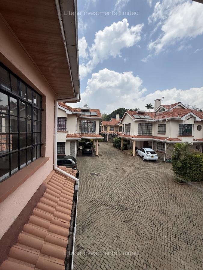 4 Bed Townhouse with En Suite in Lavington - 2