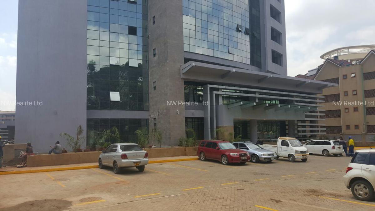 2,900 ft² Office with Service Charge Included at George Padmore - 3