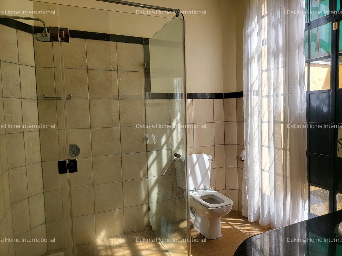 4 Bed House with En Suite in Runda - 10