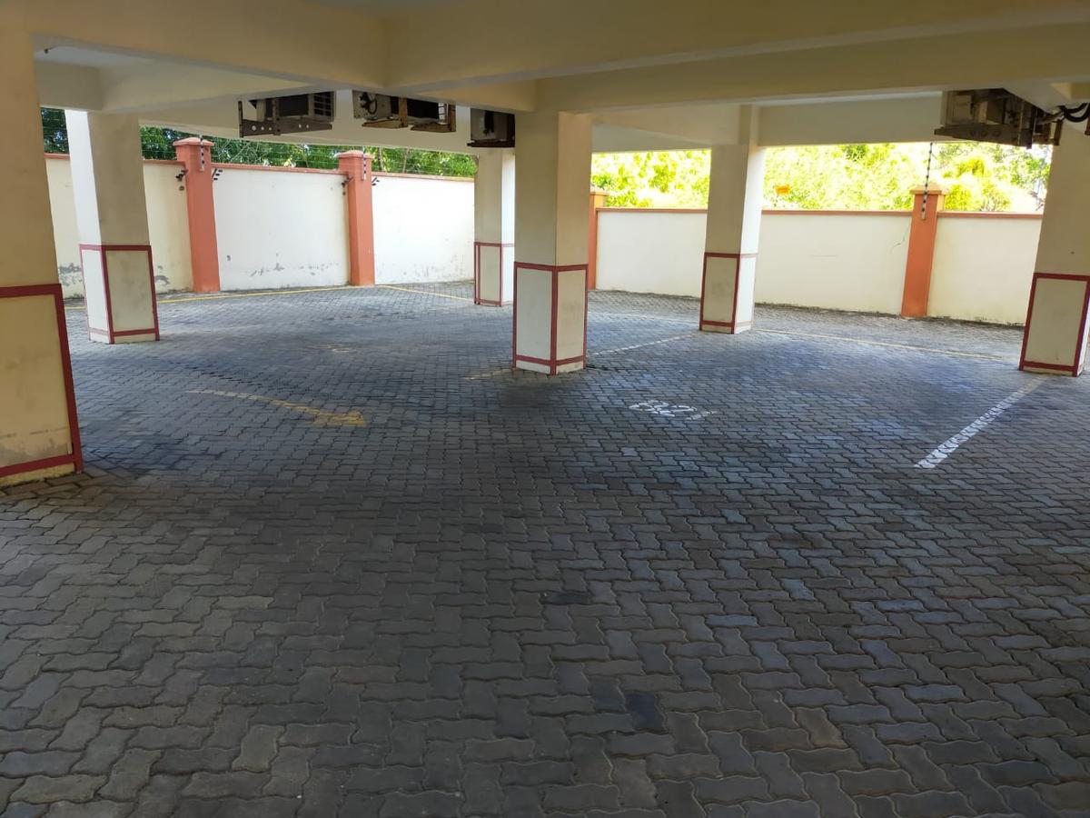 Serviced 2 Bed Apartment with En Suite in Nyali Area - 20