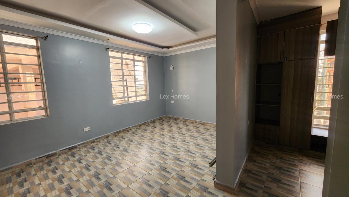 3 Bed House with En Suite at - 10