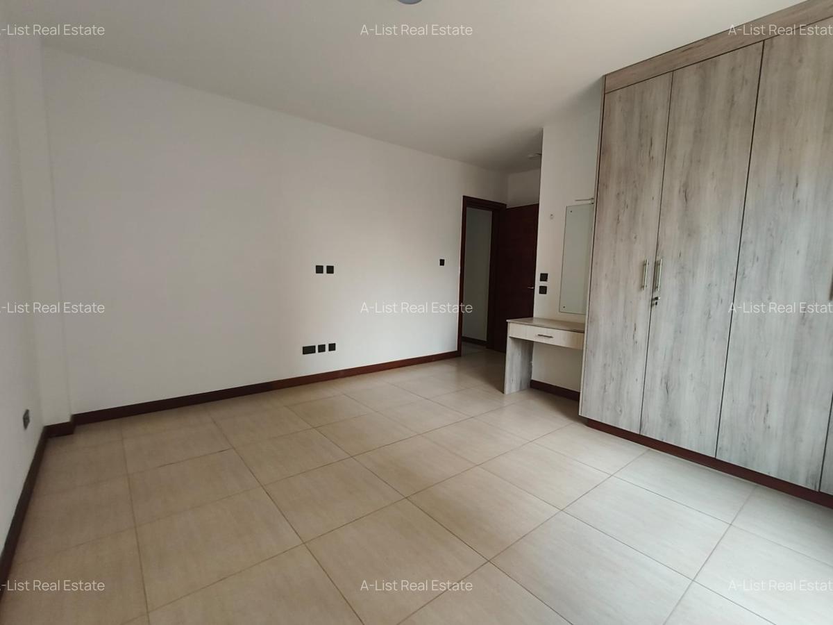 4 Bed Apartment with En Suite at General Mathenge - 11