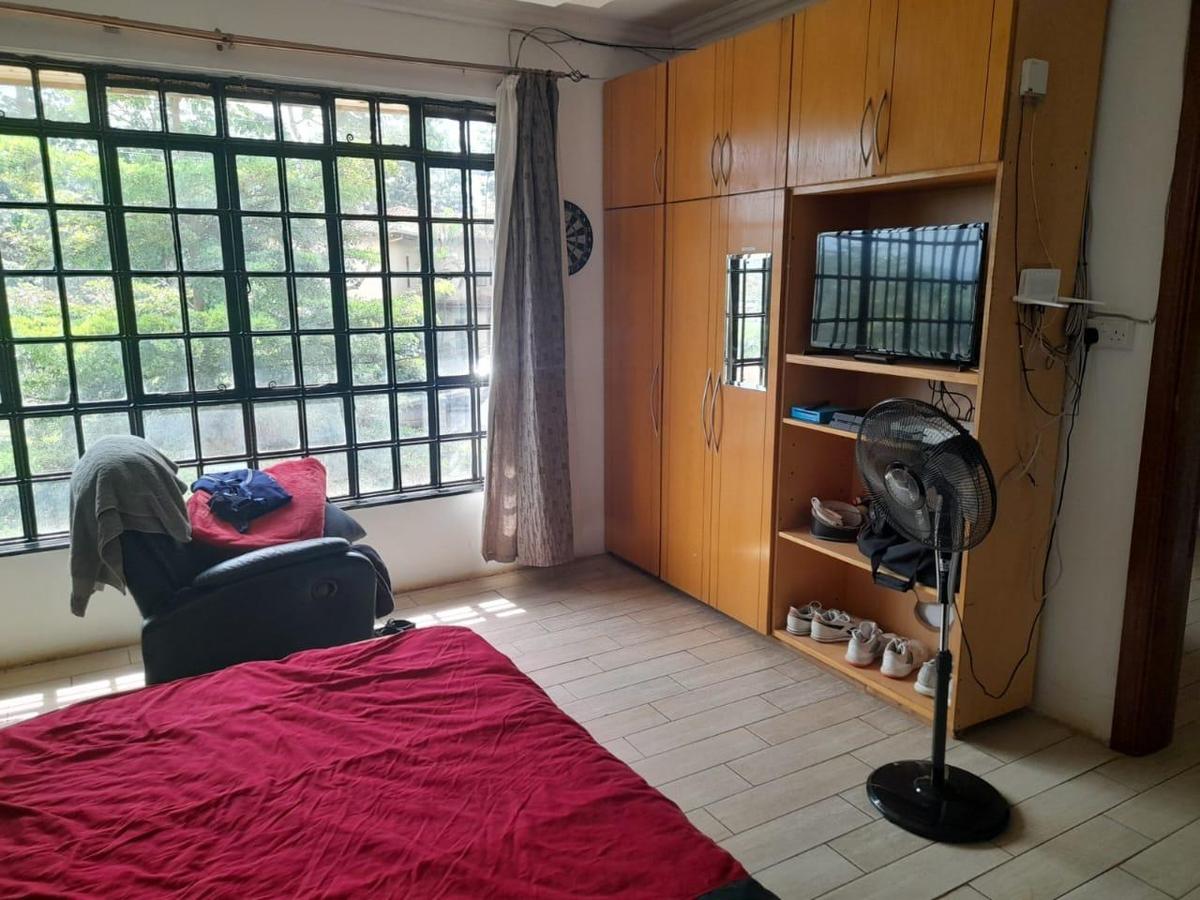 7 Bed House with En Suite in Runda - 19